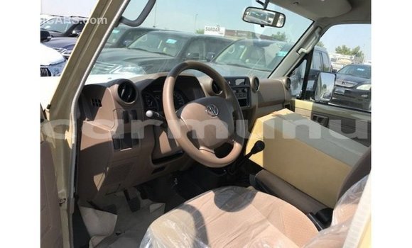 Acheter Import Voiture Toyota Land Cruiser Beige à Import - Dubai, Région de la Bouenza Acheter Import Voiture Toyota Land Cruiser Beige à Import - Dubai, Région de la Bouenza
