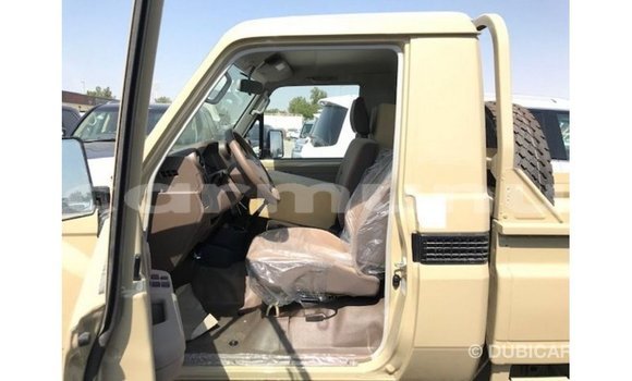 Acheter Import Voiture Toyota Land Cruiser Beige à Import - Dubai, Région de la Bouenza Acheter Import Voiture Toyota Land Cruiser Beige à Import - Dubai, Région de la Bouenza