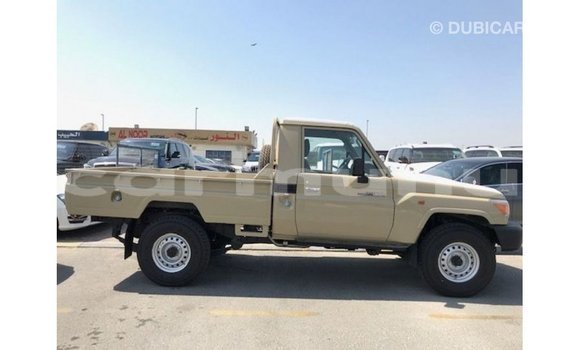 Acheter Import Voiture Toyota Land Cruiser Beige à Import - Dubai, Région de la Bouenza Acheter Import Voiture Toyota Land Cruiser Beige à Import - Dubai, Région de la Bouenza