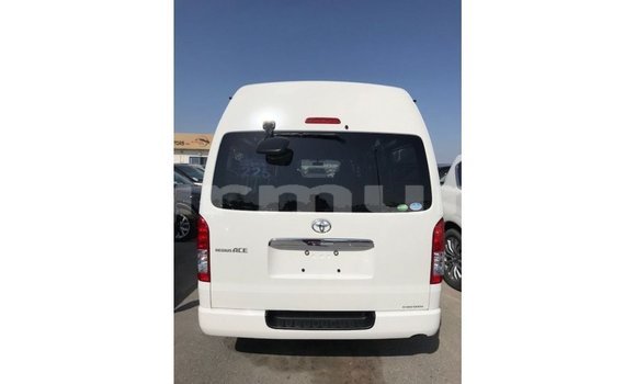 Buy Import Toyota Hiace White Car in Import - Dubai in Region of Bouenza Buy Import Toyota Hiace White Car in Import - Dubai in Region of Bouenza