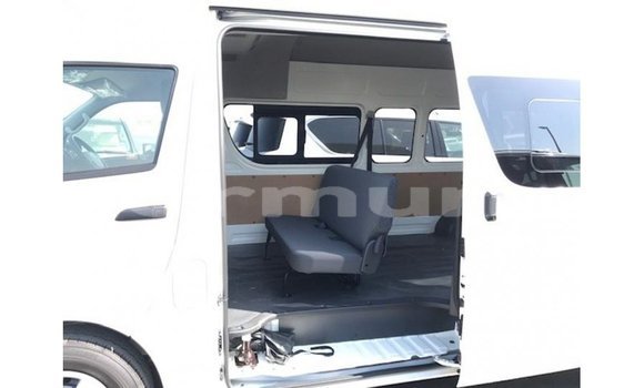 Buy Import Toyota Hiace White Car in Import - Dubai in Region of Bouenza Buy Import Toyota Hiace White Car in Import - Dubai in Region of Bouenza