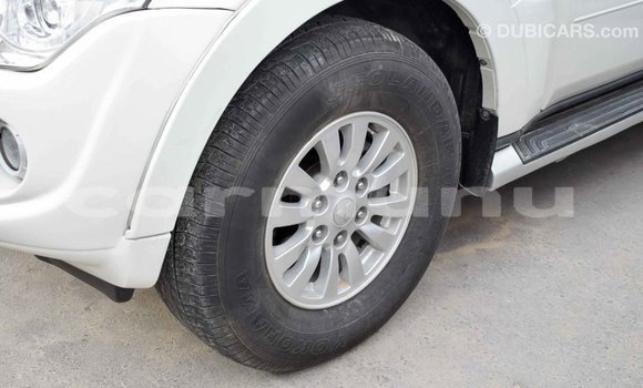 Buy Import Mitsubishi Pajero White Car in Import - Dubai in Region of Bouenza Buy Import Mitsubishi Pajero White Car in Import - Dubai in Region of Bouenza