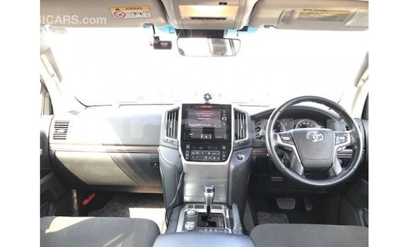 Buy Import Toyota Land Cruiser Other Car in Import - Dubai in Region of Bouenza Buy Import Toyota Land Cruiser Other Car in Import - Dubai in Region of Bouenza