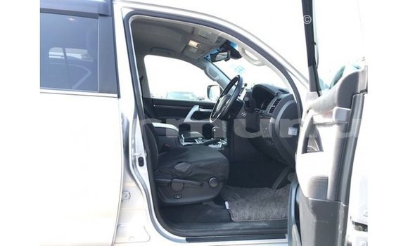 Buy Import Toyota Land Cruiser Other Car in Import - Dubai in Region of Bouenza Buy Import Toyota Land Cruiser Other Car in Import - Dubai in Region of Bouenza