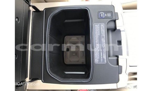 Buy Import Toyota Land Cruiser White Car in Import - Dubai in Region of Bouenza Buy Import Toyota Land Cruiser White Car in Import - Dubai in Region of Bouenza