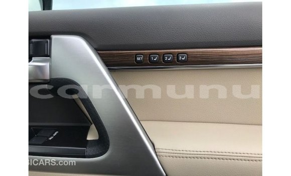 Buy Import Toyota Land Cruiser White Car in Import - Dubai in Region of Bouenza Buy Import Toyota Land Cruiser White Car in Import - Dubai in Region of Bouenza