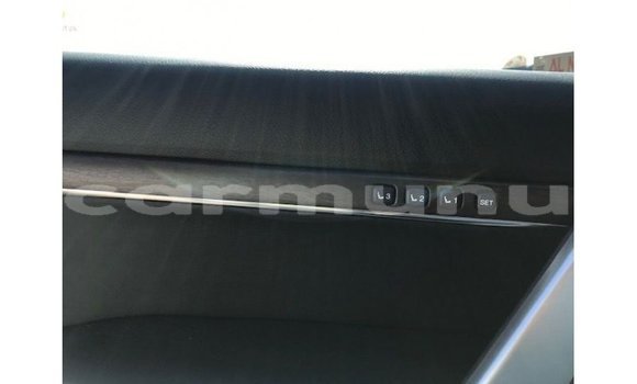 Acheter Import Voiture Toyota Land Cruiser Blanc à Import - Dubai, Région de la Bouenza Acheter Import Voiture Toyota Land Cruiser Blanc à Import - Dubai, Région de la Bouenza
