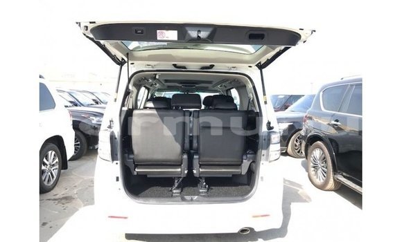 Acheter Import Voiture Toyota Vellfire Blanc à Import - Dubai, Région de la Bouenza Acheter Import Voiture Toyota Vellfire Blanc à Import - Dubai, Région de la Bouenza
