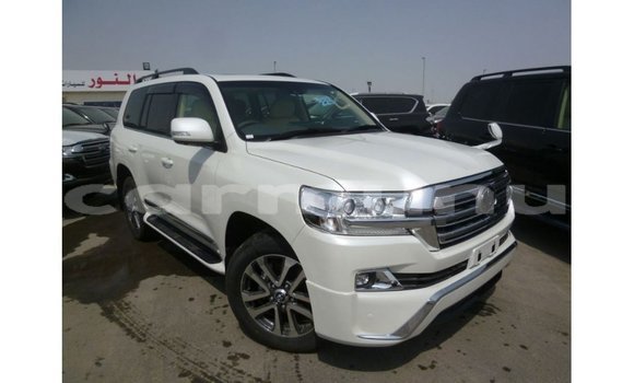 Buy Import Toyota Land Cruiser White Car in Import - Dubai in Region of Bouenza Buy Import Toyota Land Cruiser White Car in Import - Dubai in Region of Bouenza
