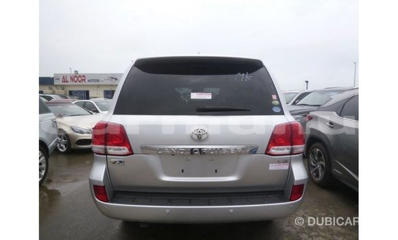 Buy Import Toyota Land Cruiser Other Car in Import - Dubai in Region of Bouenza Buy Import Toyota Land Cruiser Other Car in Import - Dubai in Region of Bouenza
