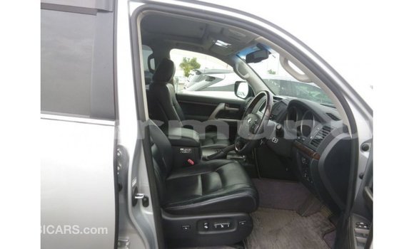 Buy Import Toyota Land Cruiser Other Car in Import - Dubai in Region of Bouenza Buy Import Toyota Land Cruiser Other Car in Import - Dubai in Region of Bouenza