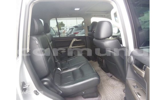 Buy Import Toyota Land Cruiser Other Car in Import - Dubai in Region of Bouenza Buy Import Toyota Land Cruiser Other Car in Import - Dubai in Region of Bouenza