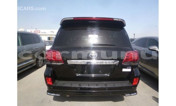 Buy Import Toyota Land Cruiser Black Car in Import - Dubai in Region of Bouenza Buy Import Toyota Land Cruiser Black Car in Import - Dubai in Region of Bouenza