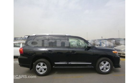 Buy Import Toyota Land Cruiser Black Car in Import - Dubai in Region of Bouenza Buy Import Toyota Land Cruiser Black Car in Import - Dubai in Region of Bouenza