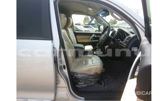 Buy Import Toyota Land Cruiser Other Car in Import - Dubai in Region of Bouenza Buy Import Toyota Land Cruiser Other Car in Import - Dubai in Region of Bouenza