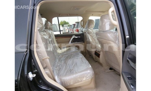 Buy Import Toyota Land Cruiser Black Car in Import - Dubai in Region of Bouenza Buy Import Toyota Land Cruiser Black Car in Import - Dubai in Region of Bouenza