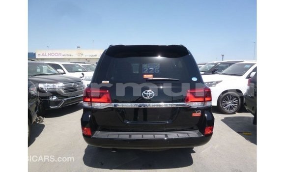 Buy Import Toyota Land Cruiser Black Car in Import - Dubai in Region of Bouenza Buy Import Toyota Land Cruiser Black Car in Import - Dubai in Region of Bouenza