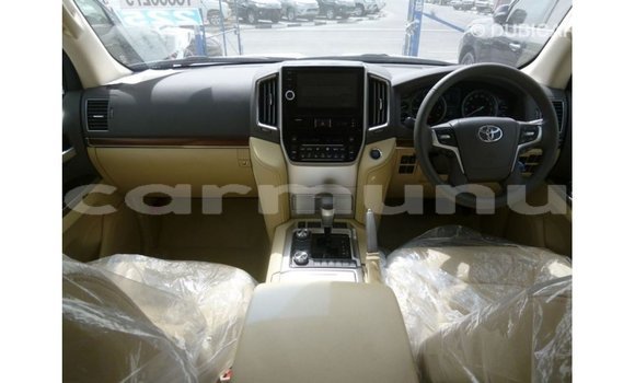 Acheter Import Voiture Toyota Land Cruiser Blanc à Import - Dubai, Région de la Bouenza Acheter Import Voiture Toyota Land Cruiser Blanc à Import - Dubai, Région de la Bouenza