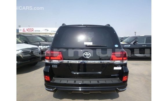 Acheter Import Voiture Toyota Land Cruiser Noir à Import - Dubai, Région de la Bouenza Acheter Import Voiture Toyota Land Cruiser Noir à Import - Dubai, Région de la Bouenza
