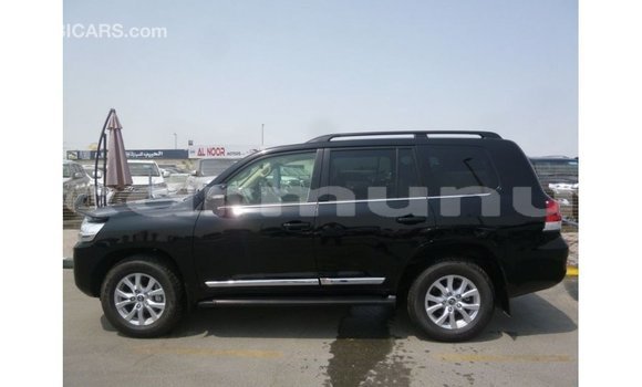 Buy Import Toyota Land Cruiser Black Car in Import - Dubai in Region of Bouenza Buy Import Toyota Land Cruiser Black Car in Import - Dubai in Region of Bouenza