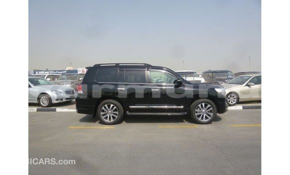 Buy Import Toyota Land Cruiser Black Car in Import - Dubai in Region of Bouenza Buy Import Toyota Land Cruiser Black Car in Import - Dubai in Region of Bouenza