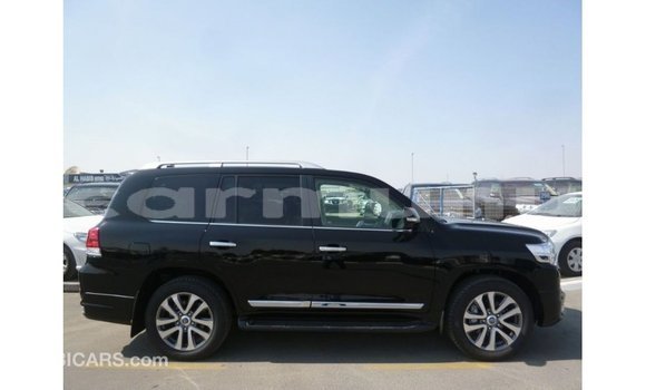 Acheter Import Voiture Toyota Land Cruiser Noir à Import - Dubai, Région de la Bouenza Acheter Import Voiture Toyota Land Cruiser Noir à Import - Dubai, Région de la Bouenza