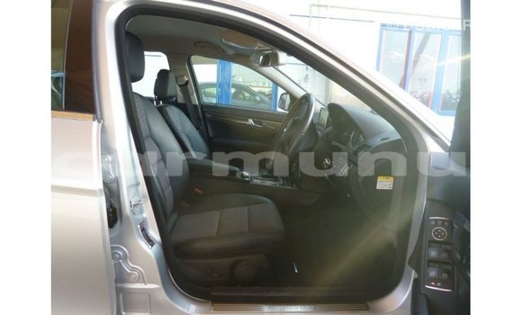 Buy Import Mercedes-Benz 200 Other Car in Import - Dubai in Region of Bouenza Buy Import Mercedes-Benz 200 Other Car in Import - Dubai in Region of Bouenza