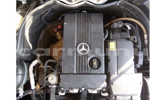 Buy Import Mercedes-Benz 200 Other Car in Import - Dubai in Region of Bouenza Buy Import Mercedes-Benz 200 Other Car in Import - Dubai in Region of Bouenza
