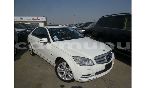 Buy Import Mercedes-Benz 200 White Car in Import - Dubai in Region of Bouenza Buy Import Mercedes-Benz 200 White Car in Import - Dubai in Region of Bouenza