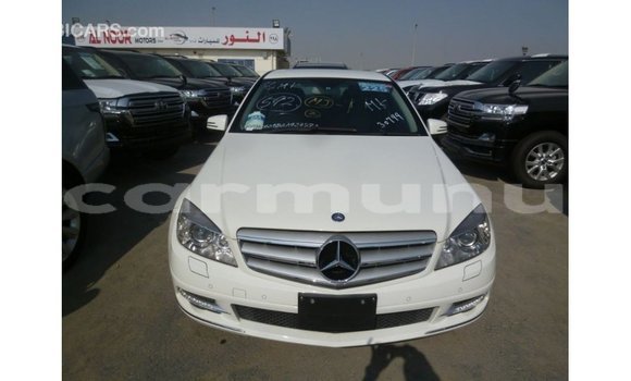 Buy Import Mercedes-Benz 200 White Car in Import - Dubai in Region of Bouenza Buy Import Mercedes-Benz 200 White Car in Import - Dubai in Region of Bouenza