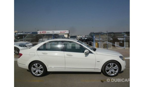 Buy Import Mercedes-Benz 200 White Car in Import - Dubai in Region of Bouenza Buy Import Mercedes-Benz 200 White Car in Import - Dubai in Region of Bouenza