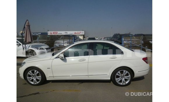 Buy Import Mercedes-Benz 200 White Car in Import - Dubai in Region of Bouenza Buy Import Mercedes-Benz 200 White Car in Import - Dubai in Region of Bouenza