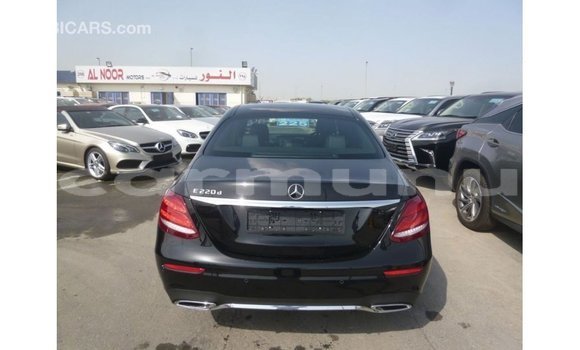 Acheter Import Voiture Mercedes-Benz 190 Noir à Import - Dubai, Région de la Bouenza Acheter Import Voiture Mercedes-Benz 190 Noir à Import - Dubai, Région de la Bouenza