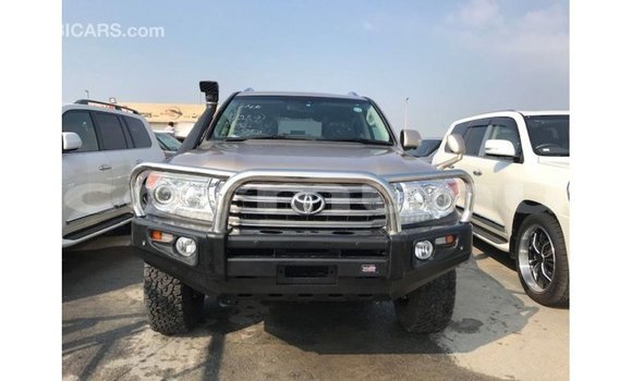 Buy Import Toyota Land Cruiser Other Car in Import - Dubai in Region of Bouenza Buy Import Toyota Land Cruiser Other Car in Import - Dubai in Region of Bouenza