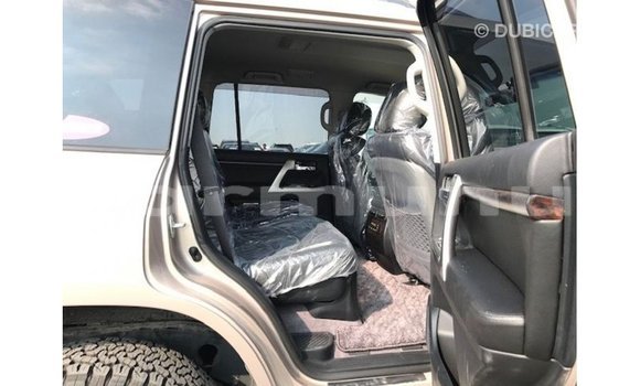 Buy Import Toyota Land Cruiser Other Car in Import - Dubai in Region of Bouenza Buy Import Toyota Land Cruiser Other Car in Import - Dubai in Region of Bouenza