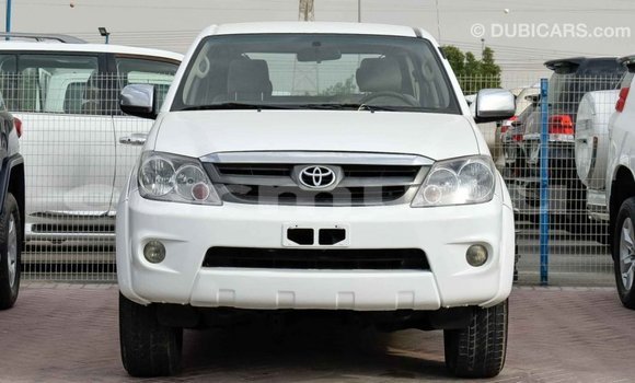 Acheter Import Voiture Toyota Fortuner Blanc à Import - Dubai, Région de la Bouenza Acheter Import Voiture Toyota Fortuner Blanc à Import - Dubai, Région de la Bouenza