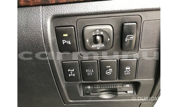 Acheter Import Voiture Toyota Land Cruiser Blanc à Import - Dubai, Région de la Bouenza Acheter Import Voiture Toyota Land Cruiser Blanc à Import - Dubai, Région de la Bouenza