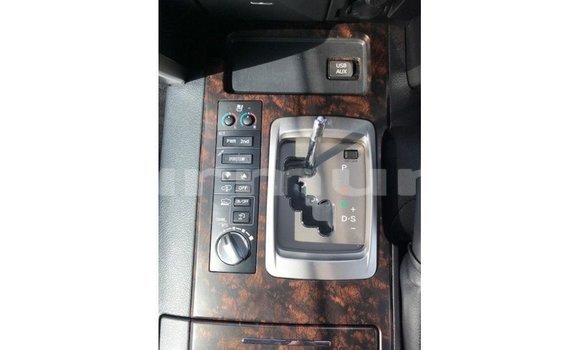 Buy Import Toyota Land Cruiser White Car in Import - Dubai in Region of Bouenza Buy Import Toyota Land Cruiser White Car in Import - Dubai in Region of Bouenza