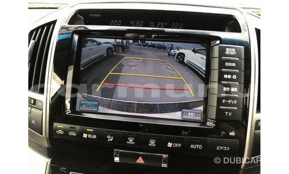 Buy Import Toyota Land Cruiser White Car in Import - Dubai in Region of Bouenza Buy Import Toyota Land Cruiser White Car in Import - Dubai in Region of Bouenza