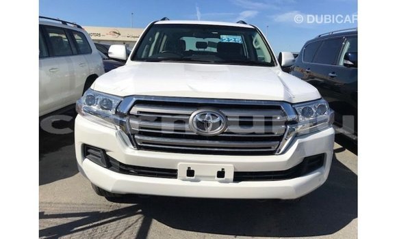 Buy Import Toyota Land Cruiser White Car in Import - Dubai in Region of Bouenza Buy Import Toyota Land Cruiser White Car in Import - Dubai in Region of Bouenza