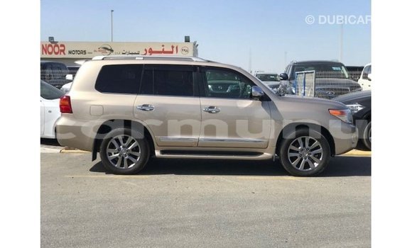 Buy Import Toyota Land Cruiser Other Car in Import - Dubai in Region of Bouenza Buy Import Toyota Land Cruiser Other Car in Import - Dubai in Region of Bouenza