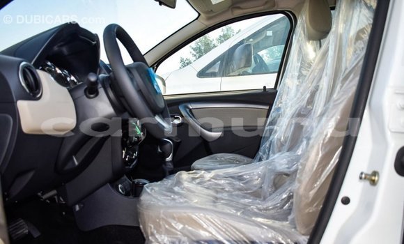 Acheter Import Voiture Renault Duster Blanc à Import - Dubai, Région de la Bouenza Acheter Import Voiture Renault Duster Blanc à Import - Dubai, Région de la Bouenza