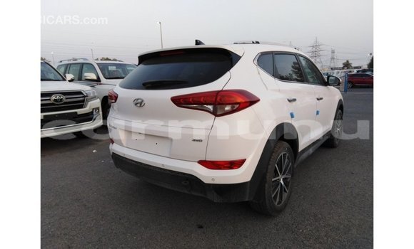 Acheter Import Voiture Hyundai Tucson Blanc à Import - Dubai, Région de la Bouenza Acheter Import Voiture Hyundai Tucson Blanc à Import - Dubai, Région de la Bouenza