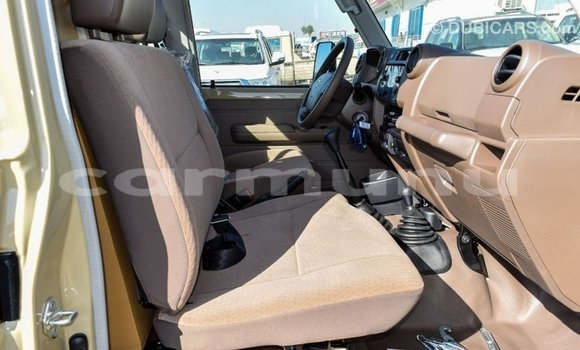 Acheter Import Voiture Toyota Land Cruiser Beige à Import - Dubai, Région de la Bouenza Acheter Import Voiture Toyota Land Cruiser Beige à Import - Dubai, Région de la Bouenza