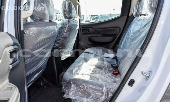Acheter Import Voiture Mitsubishi L200 Blanc à Import - Dubai, Région de la Bouenza Acheter Import Voiture Mitsubishi L200 Blanc à Import - Dubai, Région de la Bouenza