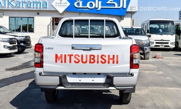 Acheter Import Voiture Mitsubishi L200 Blanc à Import - Dubai, Région de la Bouenza Acheter Import Voiture Mitsubishi L200 Blanc à Import - Dubai, Région de la Bouenza