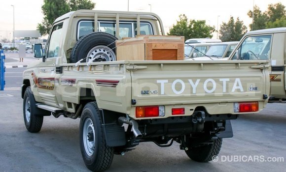 Acheter Import Voiture Toyota Land Cruiser Beige à Import - Dubai, Région de la Bouenza Acheter Import Voiture Toyota Land Cruiser Beige à Import - Dubai, Région de la Bouenza