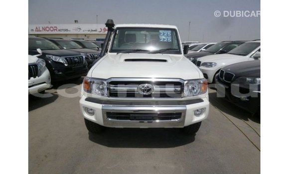 Acheter Import Voiture Toyota Land Cruiser Blanc à Import - Dubai, Région de la Bouenza Acheter Import Voiture Toyota Land Cruiser Blanc à Import - Dubai, Région de la Bouenza