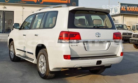 Acheter Import Voiture Toyota Land Cruiser Blanc à Import - Dubai, Région de la Bouenza Acheter Import Voiture Toyota Land Cruiser Blanc à Import - Dubai, Région de la Bouenza