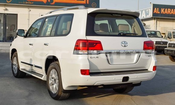 Acheter Import Voiture Toyota Land Cruiser Blanc à Import - Dubai, Région de la Bouenza Acheter Import Voiture Toyota Land Cruiser Blanc à Import - Dubai, Région de la Bouenza